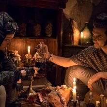 Guarda in alto: Giacomo Ferrara e Aurélia Poirier in un momento del film