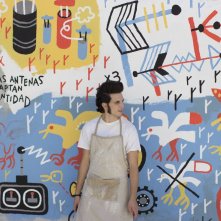 Guarda in alto: Giacomo Ferrara in un'immagine del film