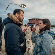 Il vizio della speranza: Pina Turco e il regista Edoardo De Angelis sul set del film