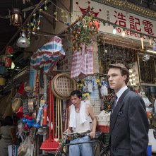 The Romanoffs: Hugh Skinner nell'episodio The One That Holds Everything