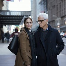 The Romanoffs: Amanda Peet, John Slattery nell'episodio Expectacion