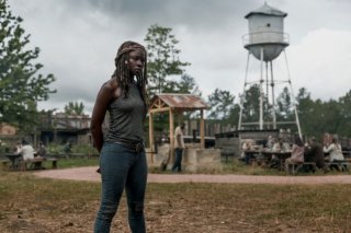 12 The Walking Deadw700H467