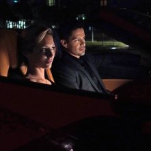 Magnum P.I.: una foto di Perdita Weeks e Jay Hernandez