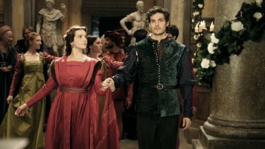 Medici 2 Daniel Sharman Aurora Ruffino Ballo