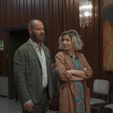 Uno di famiglia: Pietro Sermonti e Sarah Felberbaum in una scena del film