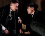 Animali Fantastici 2: una featurette svela la connessione tra Credence e Grindelwald