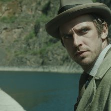 Apostolo: Dan Stevens in una scena del film Netflix