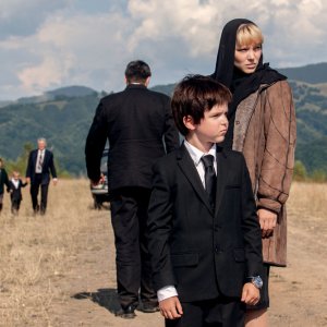 Kursk: Artemiy e Léa Seydoux in una scena del film