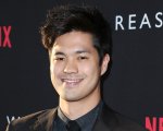 Ross Butler nega complotto con Courtney Love per rubare la chitarra di Cobain