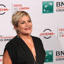 Roma 2018: una sorridente Cristina Donadio al photocall de Il vizio della speranza