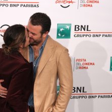 Roma 2018: la coppia Pina Turco ed Edoardo De Angelis al photocall de Il vizio della speranza