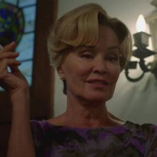 American Horror Story - Apocalypse: Jessica Lange nell'episodio Return to Murder House