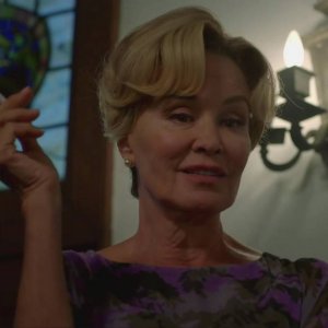 American Horror Story - Apocalypse: Jessica Lange nell'episodio Return to Murder House