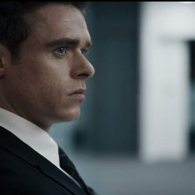 Bodyguard: Richard Madden in una scena