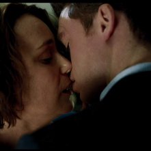 Bodyguard: Keeley Hawes e Richard Madden in una scena