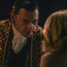 Le terrificanti avventure di Sabrina: Richard Coyle, Kiernan Shipka in una scena