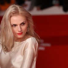 Roma 2018: Andreja Pejić sul red carpet di Millennium - Quello che non uccide
