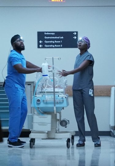 Theresident S2E01 1