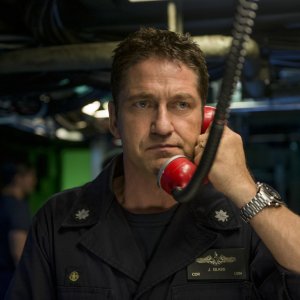 Hunter Killer - Caccia negli abissi: Gerard Butler e Michael Nyqvist in un momento del film