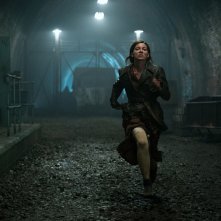 Overlord: Mathilde Ollivier in una scena del film