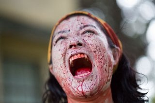 Zombie Contro Zombie2