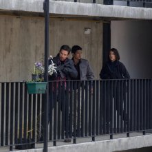 Red Zone - 22 miglia di fuoco: Mark Wahlberg e Iko Uwais in una scena del film