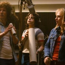 Bohemian Rhapsody: Rami Malek, Gwilym Lee e Ben Hardy in una scena del film