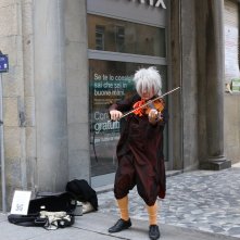 Lucca 2018: un violinista in cosplay per le vie della città