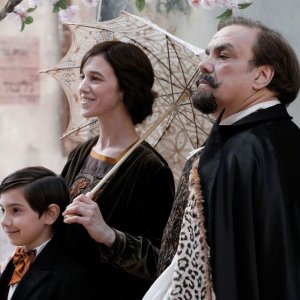 La promessa dell'alba: Pierre Niney, Pawel Puchalski e Didier Bourdon in un momento del film