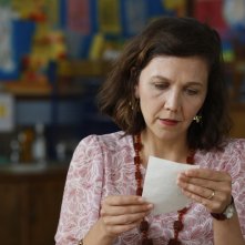 Lontano da qui: Maggie Gyllenhaal in una scena del film