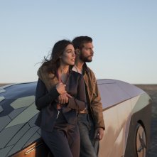 Upgrade: Logan Marshall-Green e Melanie Vallejo in una scena del film
