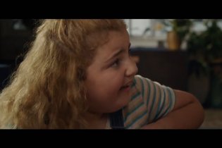 Isn't It Romantic - Trailer