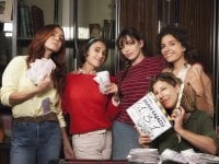 Sul set di Brave Ragazze di Michela Andreozzi, tra 'bigodini e pistole'