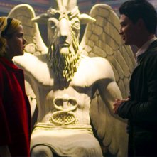 Le terrificanti avventure di Sabrina: una scena con la statua di Baphomet