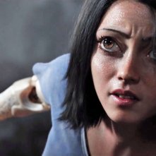Alita: Angelo della battagli, un primo piano della protagonista Rosa Salazar