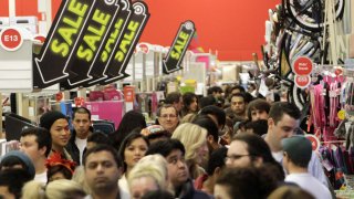 Black Friday Shoppers Tease 151123 C4900E348D71Aae38B400E04421681B2