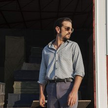 Narcos: Mexico: Diego Luna in una scena della serie
