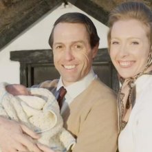 A Very English Scandal: Hugh Grant, Alice Orr-Ewing in una scena della serie