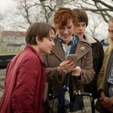 All These Small Moments: Molly Ringwald, Jemima Kirke e Brendan Meyer in una scena del film