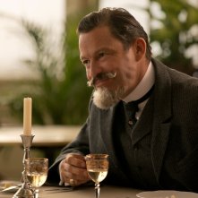 Colette: Dominic West in un momento del film