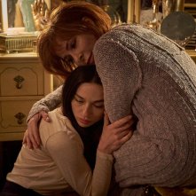 La casa delle bambole - Ghostland: Mylene Farmer e Crystal Reed in una scena del film