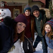 Qualcuno salvi il Natale: Oliver Hudson, Kimberly Williams-Paisley, Darby Camp, Judah Lewis in una scena del film