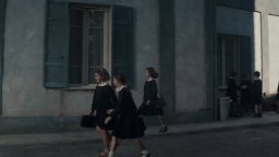 L'amica Geniale - Clip 3 - La Battaglia Di Sassi