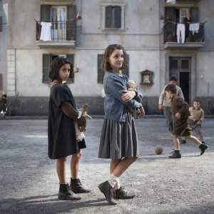 L'amica geniale: Ludovica Nasti ed Elisa Del Genio in una scena della serie