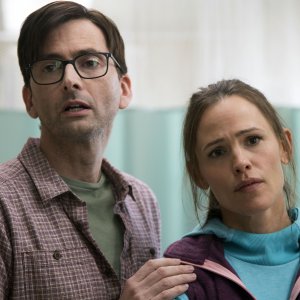 Camping: David Tennant e Jennifer Garner in una scena