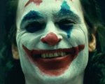 Joker: concluse le riprese, Joaquin Phoenix  posa in costume per l'ultima foto