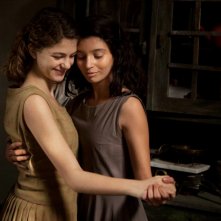 L'amica Geniale: Margherita Mazzucco e Gaia Girace nell'episodio La Smarginatura