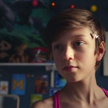 Butterfly: Callum Booth-Ford è Maxine in una scena