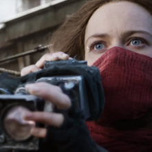 Macchine mortali: Hera Hilmar in una scena del film