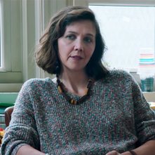 Lontano da qui: Maggie Gyllenhaal in una scena